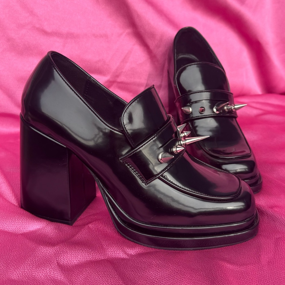 🖤Steve Madden Spiked Heeled Loafers🖤